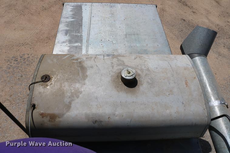 image for item DC7562 1977 Gleaner L2 combine