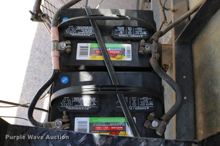 image for item DC7562 1977 Gleaner L2 combine