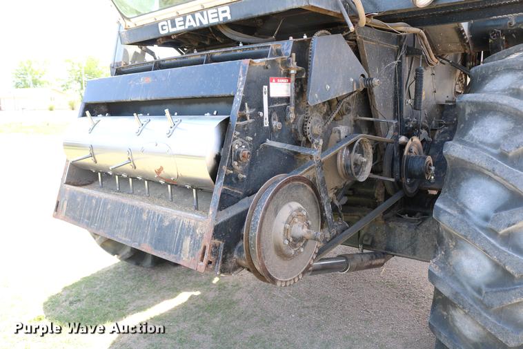 image for item DC7562 1977 Gleaner L2 combine
