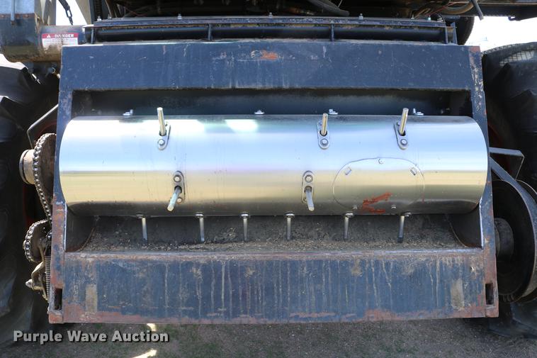 image for item DC7562 1977 Gleaner L2 combine