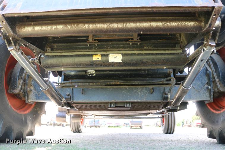 image for item DC7562 1977 Gleaner L2 combine