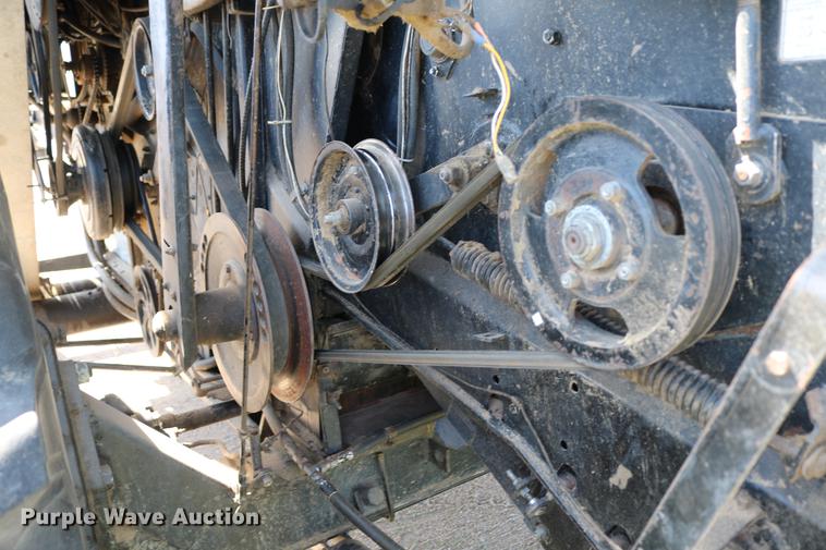 image for item DC7562 1977 Gleaner L2 combine