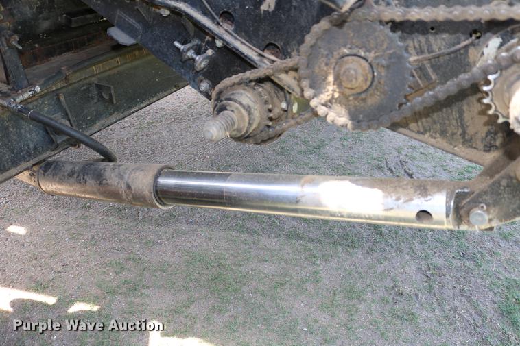 image for item DC7562 1977 Gleaner L2 combine