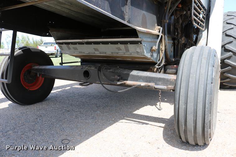 image for item DC7562 1977 Gleaner L2 combine