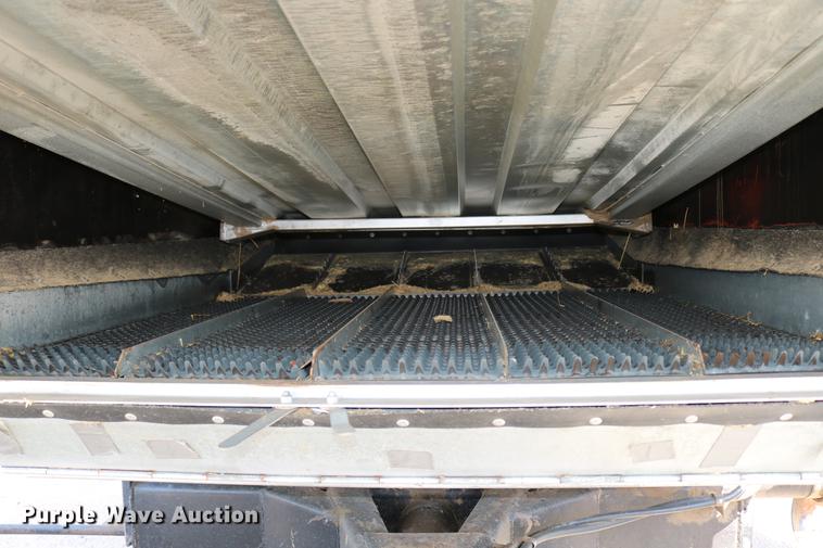 image for item DC7562 1977 Gleaner L2 combine