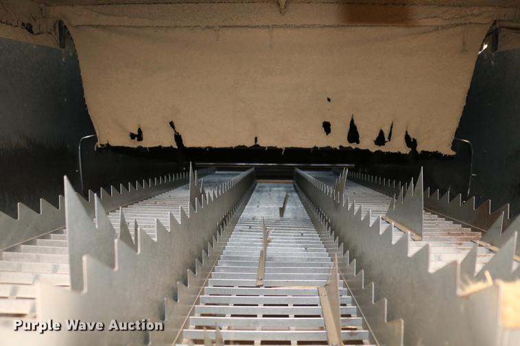 image for item DC7562 1977 Gleaner L2 combine