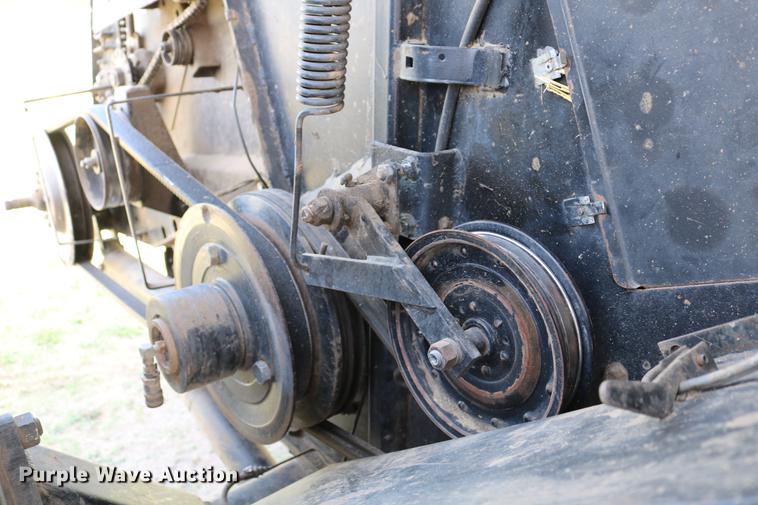 image for item DC7562 1977 Gleaner L2 combine