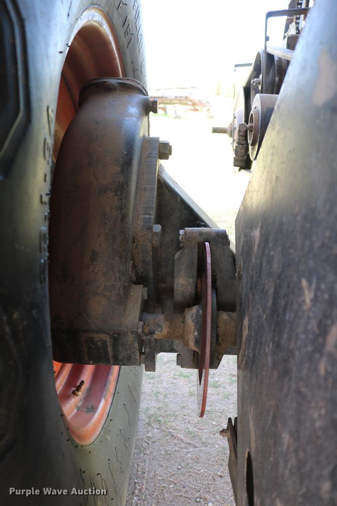 image for item DC7562 1977 Gleaner L2 combine