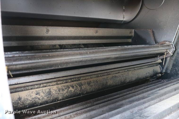 image for item DC7562 1977 Gleaner L2 combine