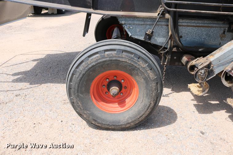 image for item DC7562 1977 Gleaner L2 combine