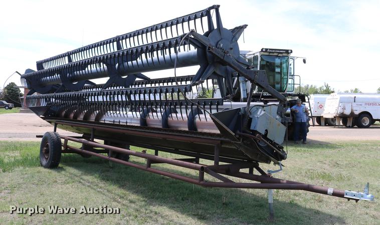 image for item DC7562 1977 Gleaner L2 combine