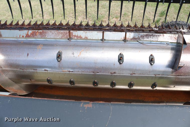 image for item DC7562 1977 Gleaner L2 combine