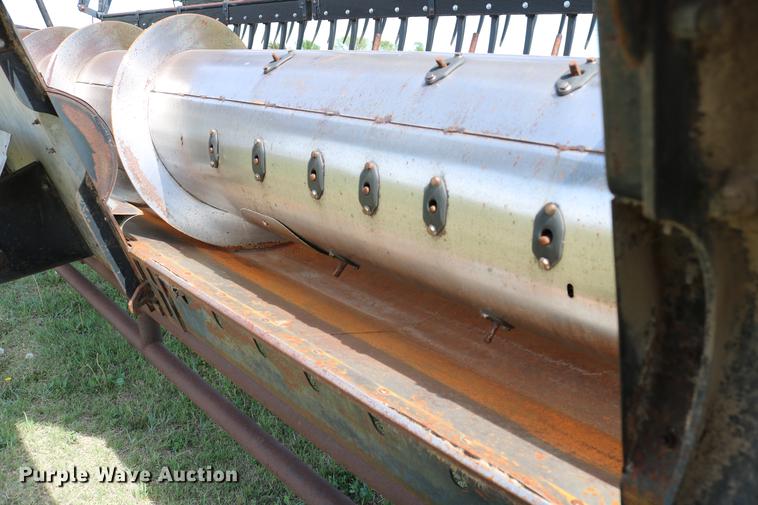 image for item DC7562 1977 Gleaner L2 combine