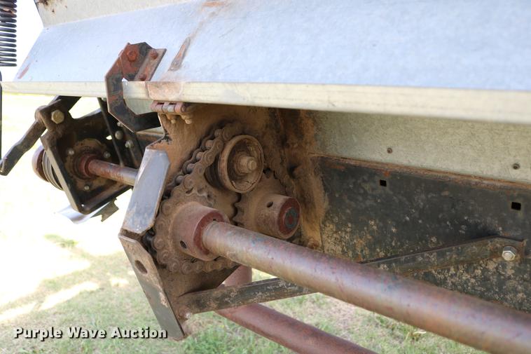 image for item DC7562 1977 Gleaner L2 combine