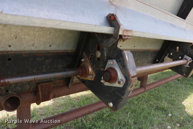 image for item DC7562 1977 Gleaner L2 combine