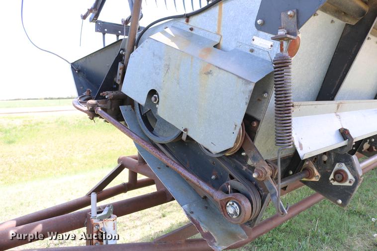 image for item DC7562 1977 Gleaner L2 combine