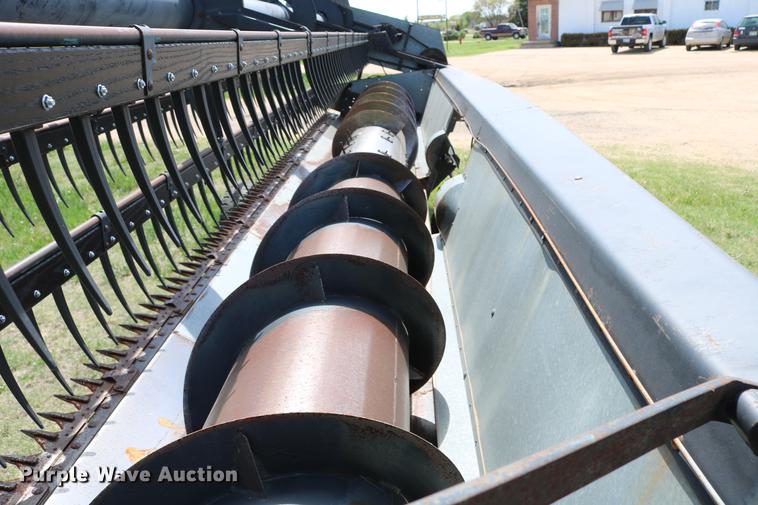 image for item DC7562 1977 Gleaner L2 combine