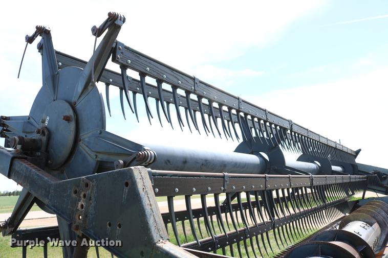 image for item DC7562 1977 Gleaner L2 combine