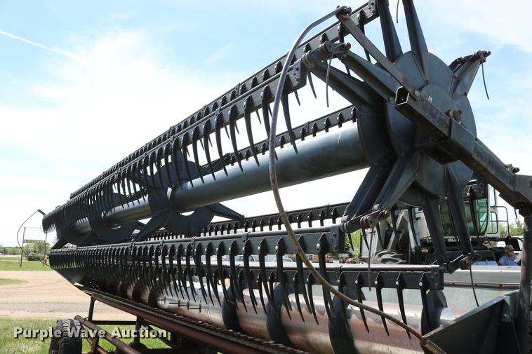 image for item DC7562 1977 Gleaner L2 combine