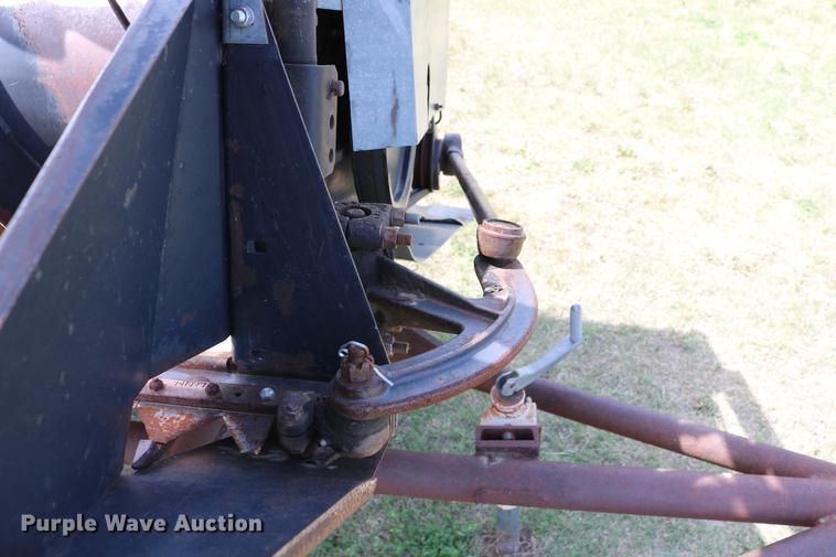 image for item DC7562 1977 Gleaner L2 combine