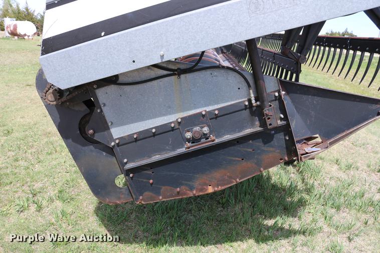 image for item DC7562 1977 Gleaner L2 combine