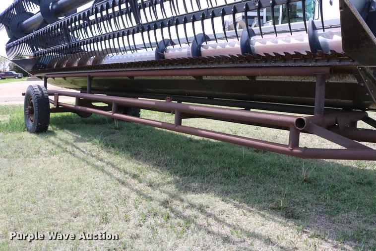 image for item DC7562 1977 Gleaner L2 combine