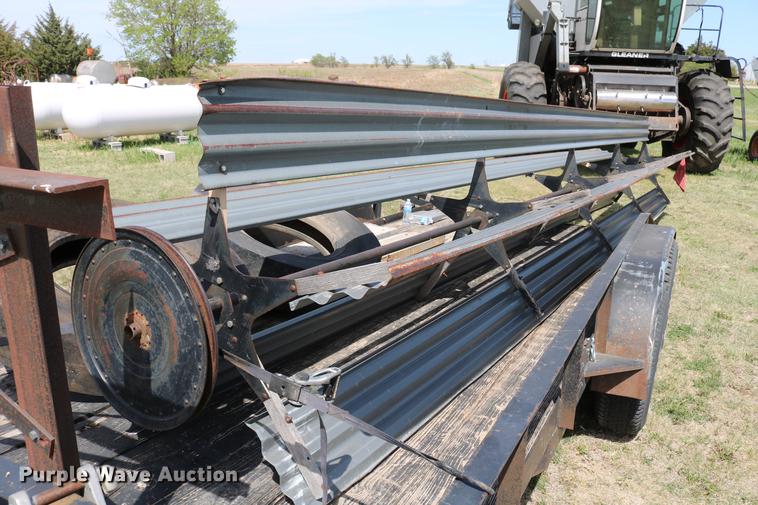 image for item DC7562 1977 Gleaner L2 combine