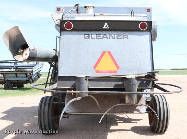 image for item DC7563 1981 Gleaner L2 combine