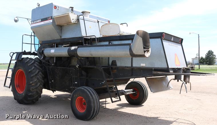 image for item DC7563 1981 Gleaner L2 combine
