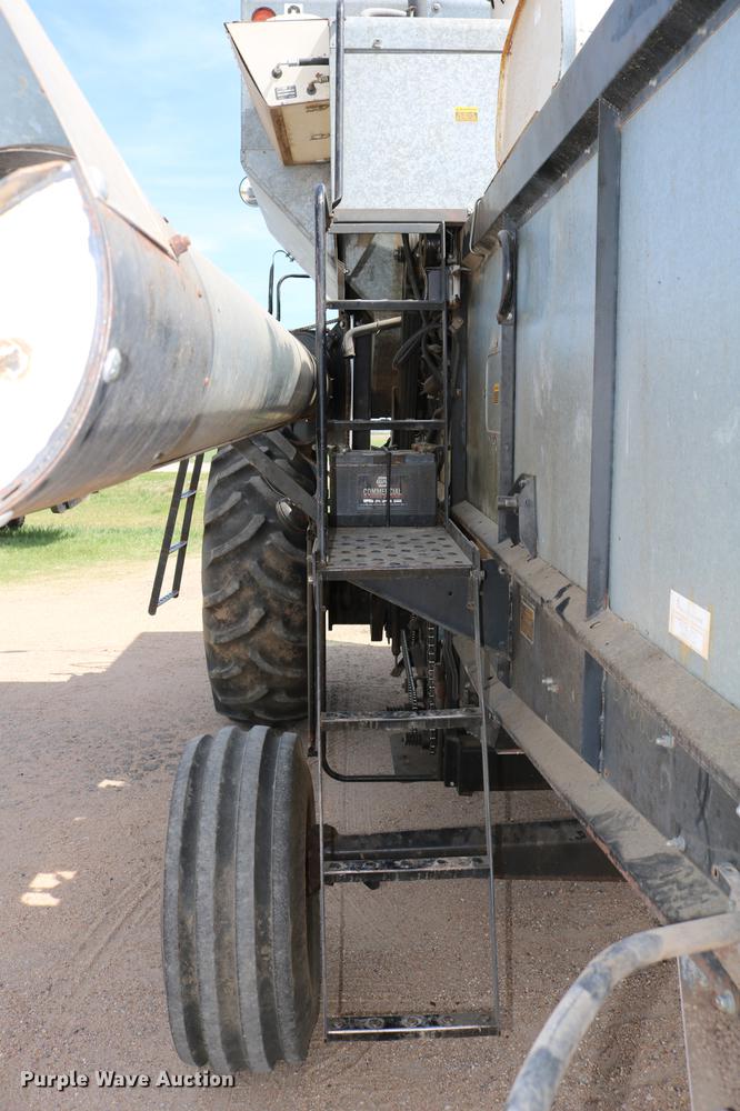 image for item DC7563 1981 Gleaner L2 combine