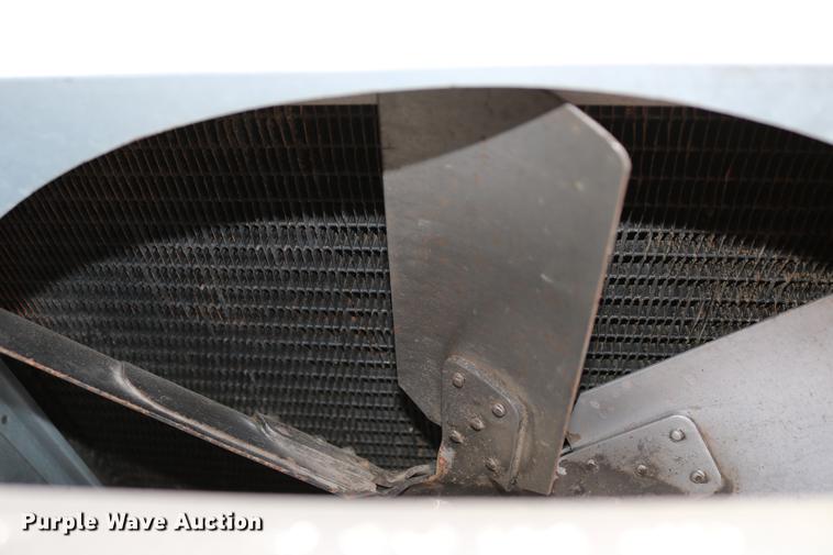 image for item DC7563 1981 Gleaner L2 combine