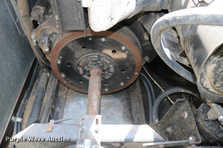 image for item DC7563 1981 Gleaner L2 combine