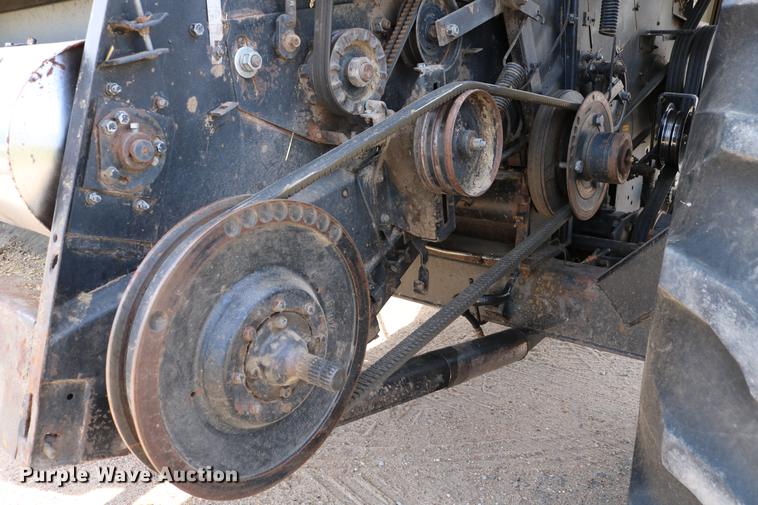 image for item DC7563 1981 Gleaner L2 combine