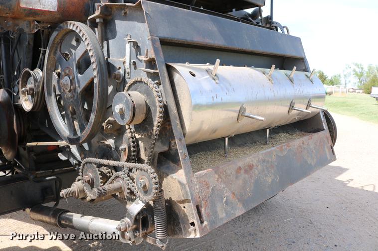 image for item DC7563 1981 Gleaner L2 combine