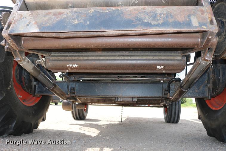 image for item DC7563 1981 Gleaner L2 combine