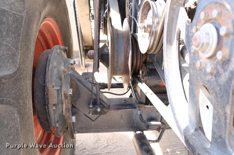 image for item DC7563 1981 Gleaner L2 combine