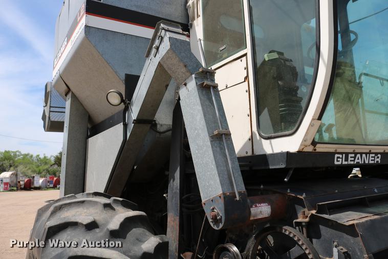 image for item DC7563 1981 Gleaner L2 combine