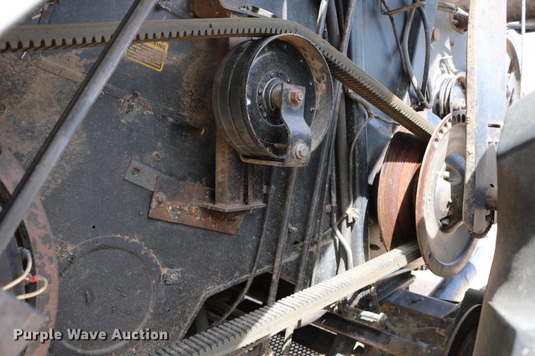 image for item DC7563 1981 Gleaner L2 combine