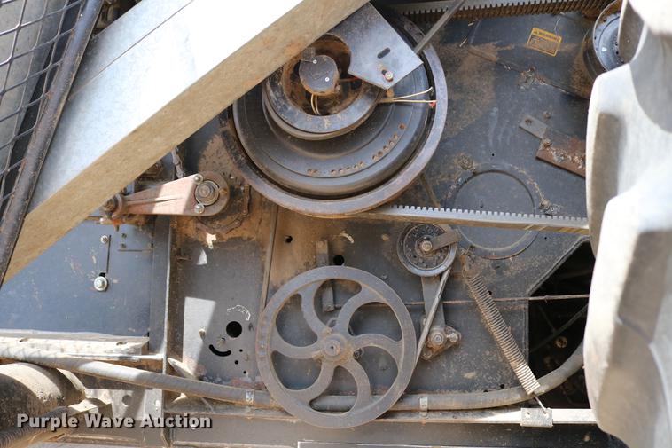 image for item DC7563 1981 Gleaner L2 combine