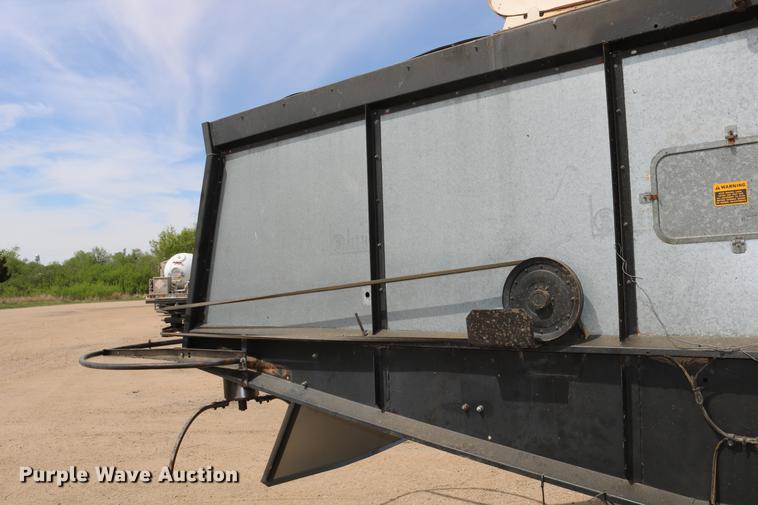 image for item DC7563 1981 Gleaner L2 combine