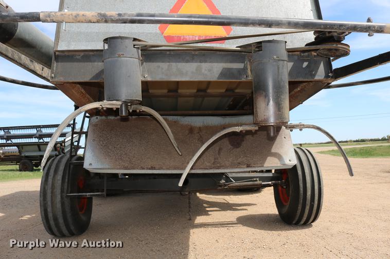 image for item DC7563 1981 Gleaner L2 combine