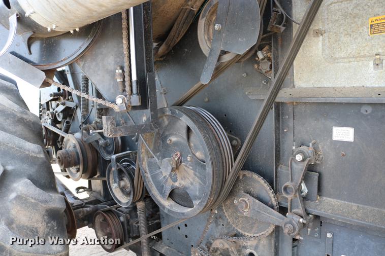 image for item DC7563 1981 Gleaner L2 combine