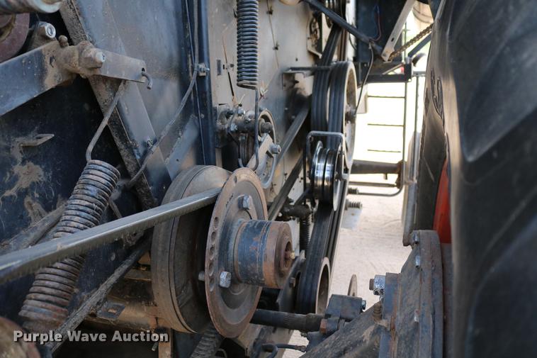 image for item DC7563 1981 Gleaner L2 combine