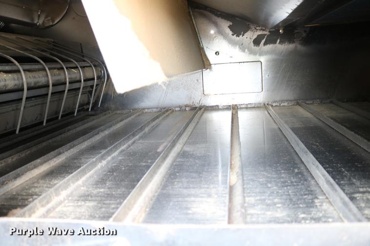 image for item DC7563 1981 Gleaner L2 combine