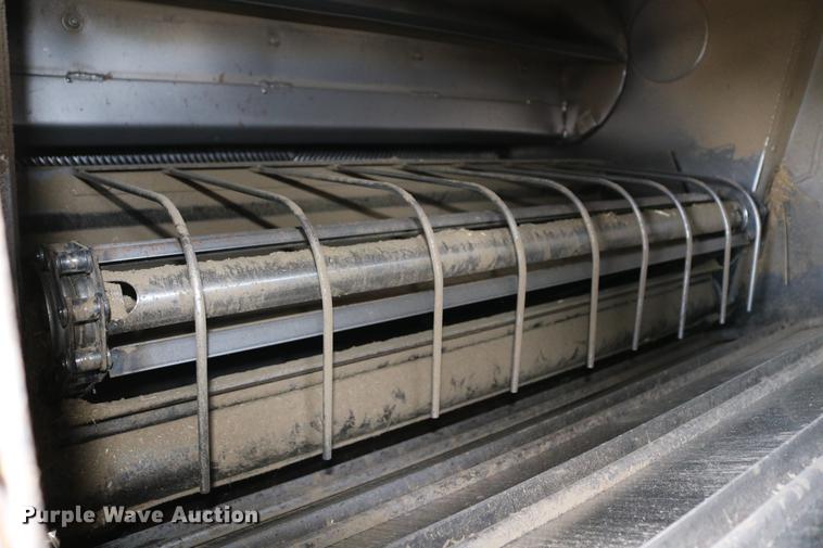 image for item DC7563 1981 Gleaner L2 combine