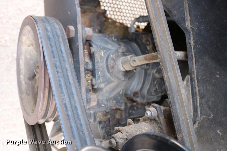 image for item DC7563 1981 Gleaner L2 combine