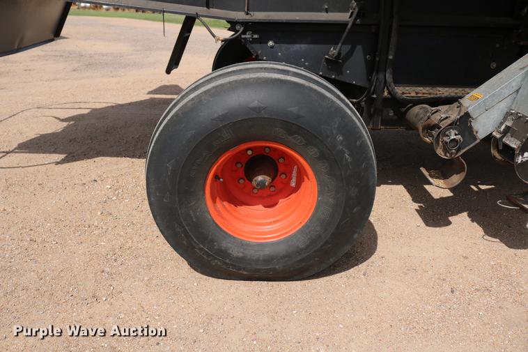 image for item DC7563 1981 Gleaner L2 combine