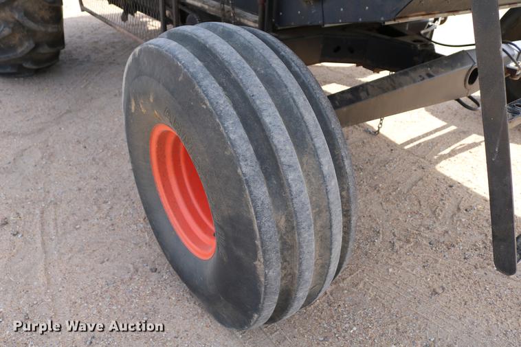 image for item DC7563 1981 Gleaner L2 combine