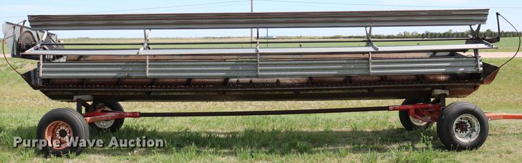 image for item DC7563 1981 Gleaner L2 combine