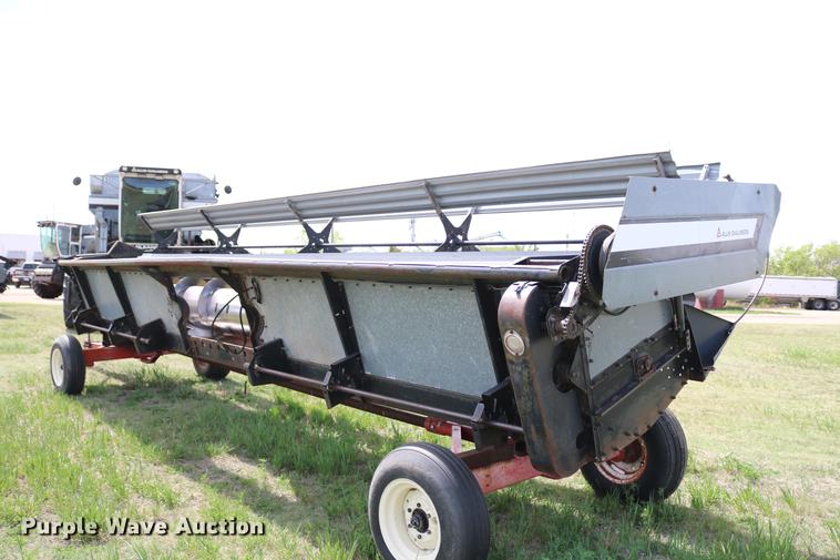 image for item DC7563 1981 Gleaner L2 combine